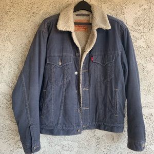 Levi’s Unisex Sherpa-lined Classic Trucker Jacket